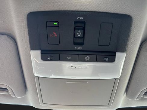 Used 2024 Nissan Altima 2.0 SR image 25