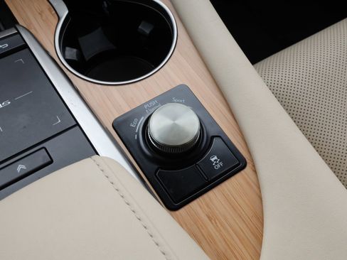 Used 2020 Lexus RX 350L FWD w/ Premium Package image 31