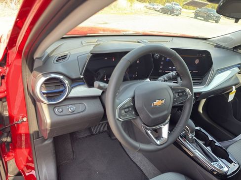 New 2026 Chevrolet Trax LT w/ Driver Confidence Package FWD image 22