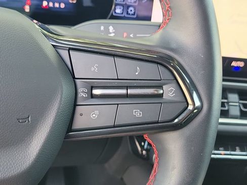 Used 2024 Chevrolet Equinox EV RS FWD image 29