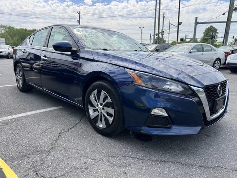 Used 2022 Nissan Altima 2.5 S image 3