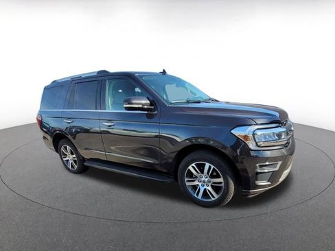 Used 2024 Ford Expedition Limited image 1