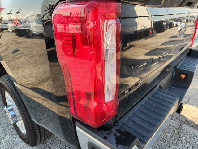 Used 2023 Ford F250 XLT AWD/4WD image 7