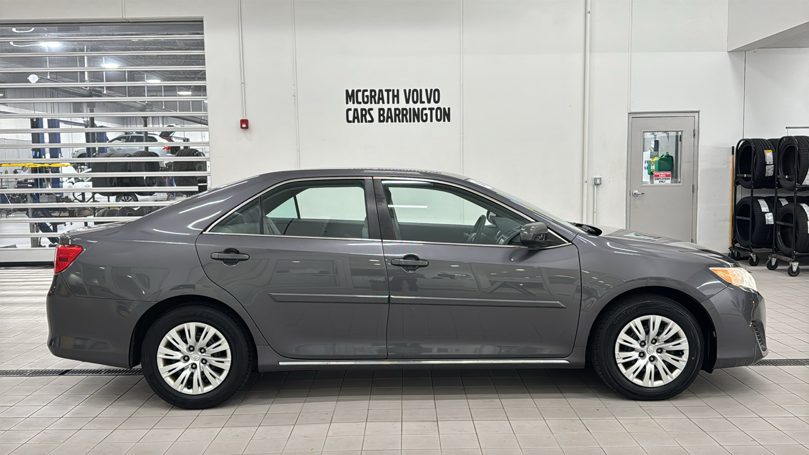 Used 2014 Toyota Camry LE FWD image 4
