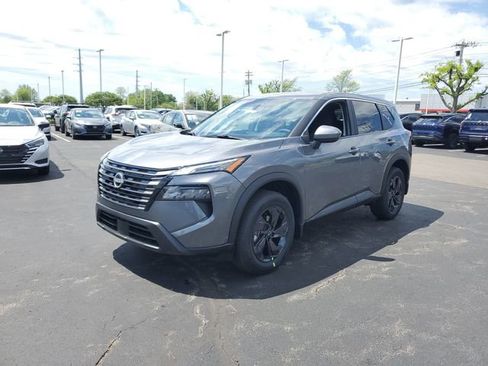 New 2026 Nissan Rogue SV AWD/4WD image 3