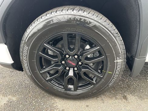 New 2026 GMC Sierra 1500 Elevation AWD/4WD image 32