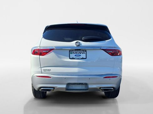 Used 2024 Buick Enclave Premium image 4