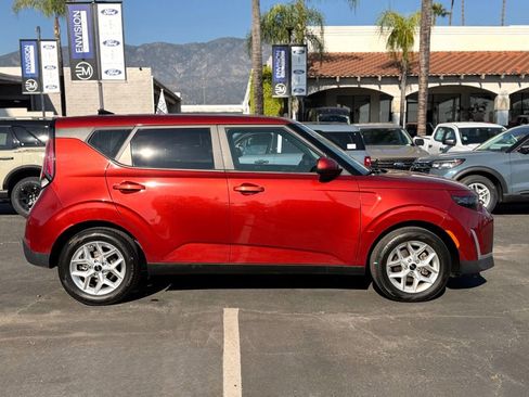 Used 2023 Kia Soul LX w/ LX Technology Package image 10