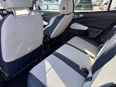 Used 2023 Volkswagen ID.4 Pro S image 10