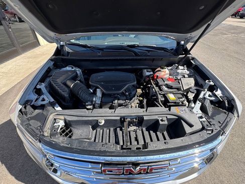 Used 2020 GMC Acadia SLE w/ Driver Convenience Package image 10