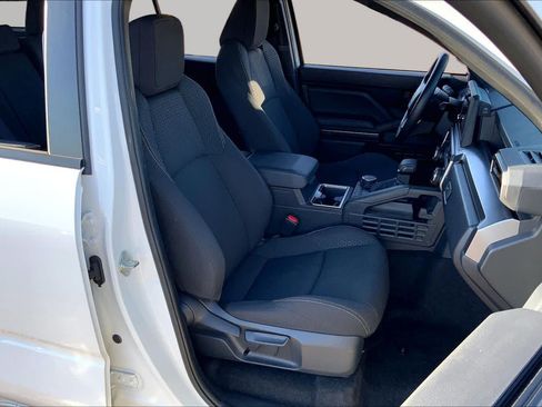 Used 2025 Toyota 4Runner SR5 AWD/4WD image 9