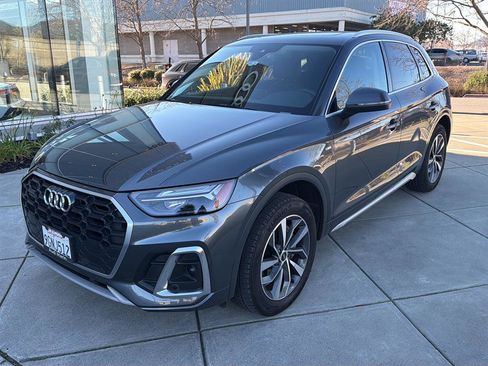 Used 2023 Audi Q5 2.0T Premium w/ Convenience Package image 1