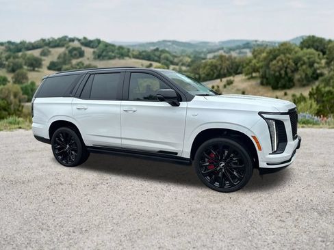 Used 2025 Cadillac Escalade Sport Platinum w/ LPO, ONYX Package AWD/4WD image 12