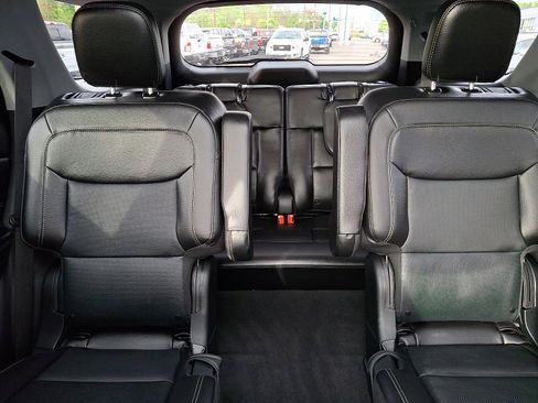 Certified 2023 Ford Explorer Limited w/ Limited Technology Package AWD/4WD image 19