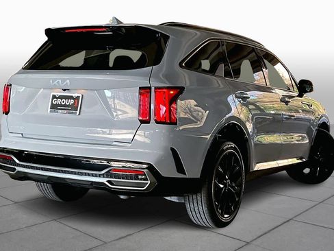 Used 2023 Kia Sorento SX image 12