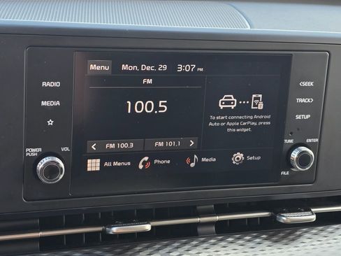 Used 2024 Kia Carnival LX image 39