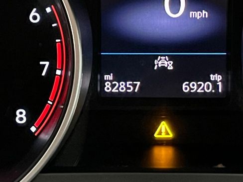 Certified 2020 Volkswagen Tiguan SE image 22