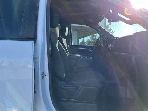 Used 2024 Chevrolet Silverado 2500 LT w/ Convenience Package image 27