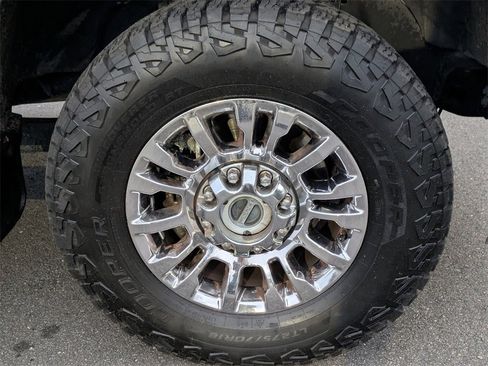 Used 2022 Ford F250 XLT w/ XLT Premium Package image 11