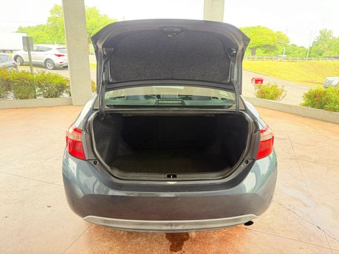 Used 2018 Toyota Corolla LE FWD image 21