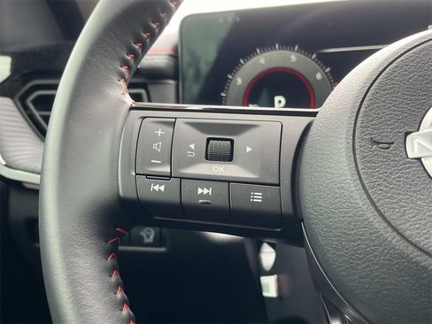 Certified 2025 Nissan Kicks SR image 33