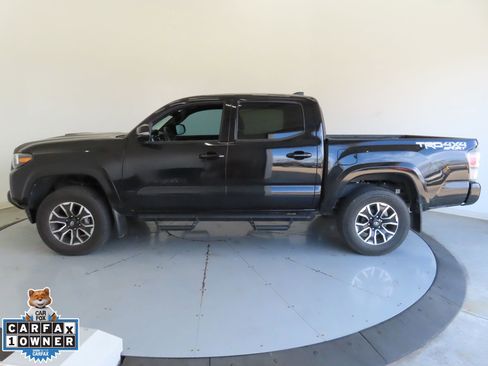 Used 2023 Toyota Tacoma TRD Sport w/ Technology Package image 8