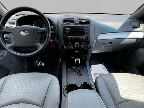 Used 2009 Kia Borrego LX w/ Convenience Pkg image 7
