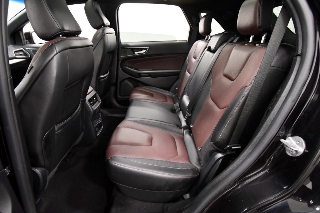 Used 2021 Ford Edge Titanium w/ Equipment Group 301A AWD/4WD image 15
