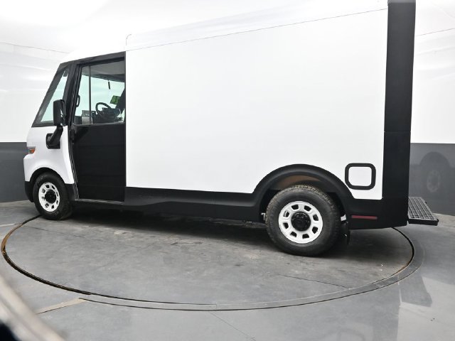 Used 2024 Chevrolet Brightdrop 400 w/ Commercial Equipment Package AWD/4WD image 4