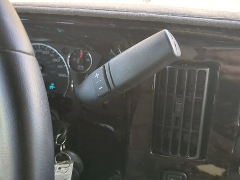 Used 2021 GMC Savana 2500 w/ Enhanced Convenience Package image 28