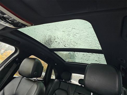 Used 2016 Porsche Macan S image 22