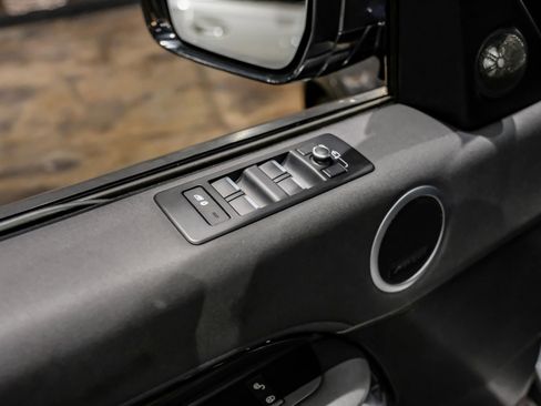 Used 2018 Land Rover Discovery SE AWD/4WD image 43