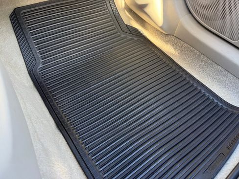 Used 2013 Toyota Corolla LE w/ Premium Pkg image 16