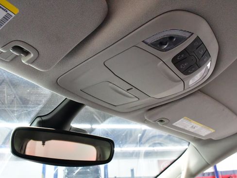 Used 2023 Chrysler Pacifica Touring-L FWD image 33