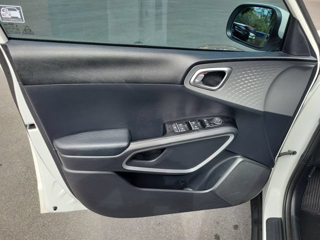 Used 2021 Kia Soul LX FWD image 15