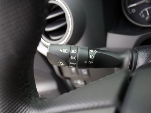 Used 2023 Toyota Tacoma TRD Off-Road w/ TRD Premium Off Road Package image 19