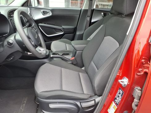 Certified 2024 Kia Soul LX w/ Option Group 015 FWD image 14