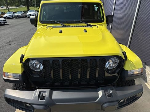 Used 2023 Jeep Gladiator Willys image 8