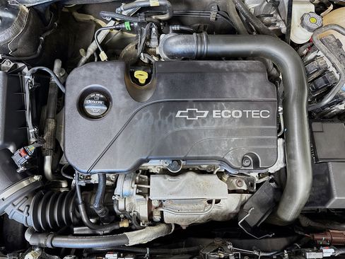 Used 2018 Chevrolet Malibu LT image 39