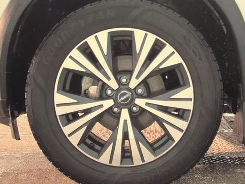 Used 2023 Nissan Rogue SV w/ SV Premium Package image 13