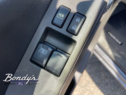 Used 2017 Nissan Frontier SV image 8