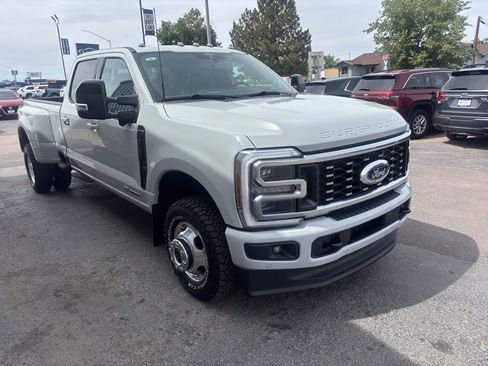 Used 2025 Ford F350 Platinum AWD/4WD image 4
