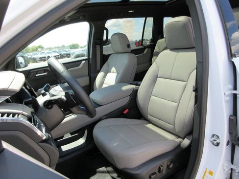 New 2026 GMC Acadia Elevation w/ Super Cruise Package AWD/4WD image 11