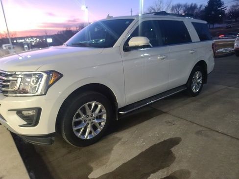 Used 2021 Ford Expedition XLT image 2