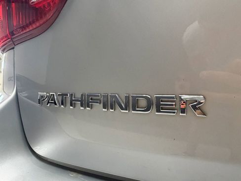 Used 2020 Nissan Pathfinder S AWD/4WD image 14