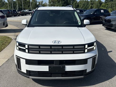 Used 2025 Hyundai Santa Fe SEL AWD/4WD image 3