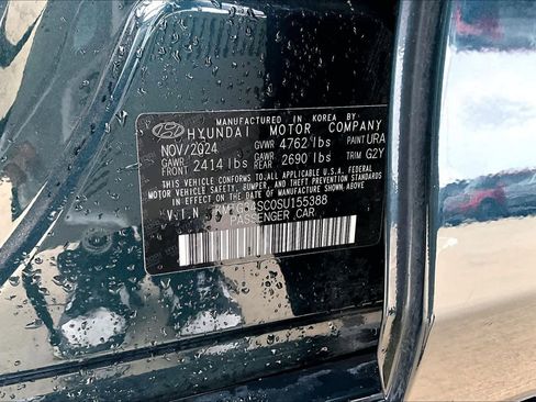 Used 2025 Genesis G70 2.5T image 32