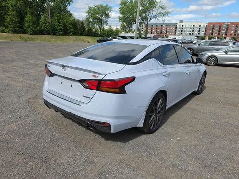 Used 2023 Nissan Altima 2.0 SR FWD image 4