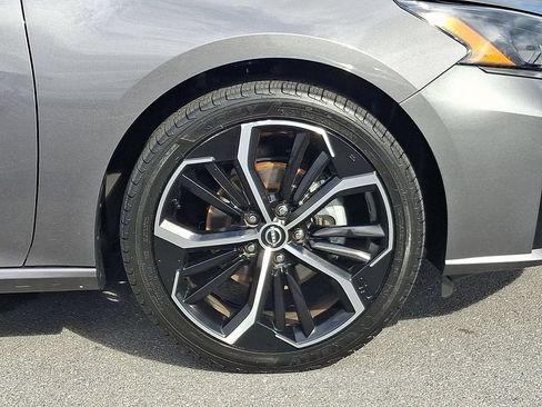 Used 2025 Nissan Altima 2.5 SR FWD image 8