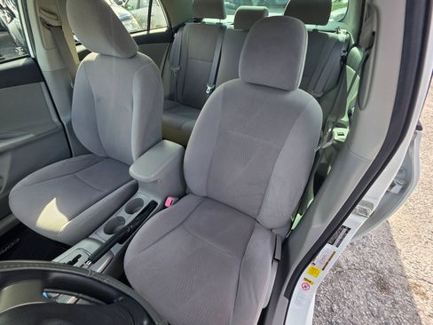 Used 2013 Toyota Corolla LE FWD image 11